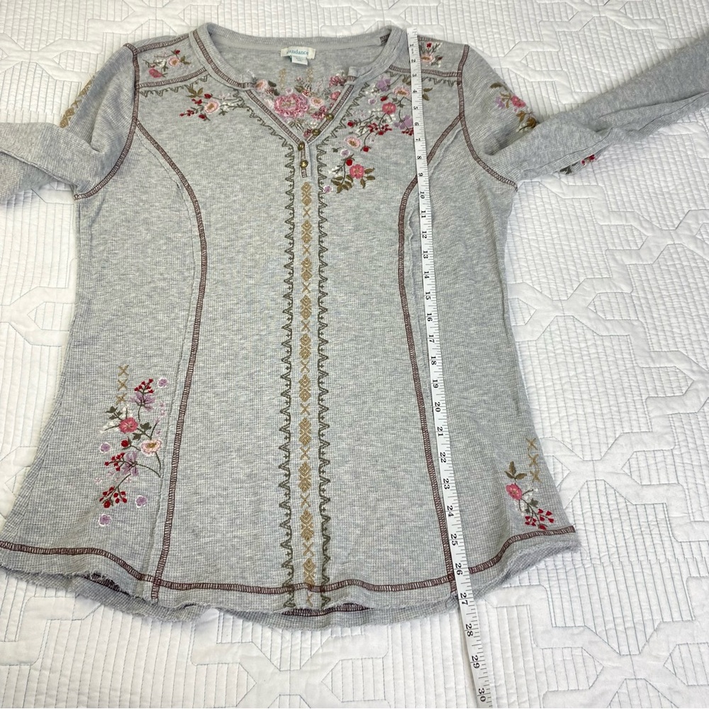 Sundance Fayette Floral Henley Womens Gray Sz L Embroidered Waffle Knit Shirt - Picture 10 of 12